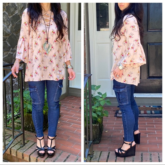 PRETTY ROSE FLORAL BELL SLEEVES TIE UP BLOUSE - Picture 2 of 9